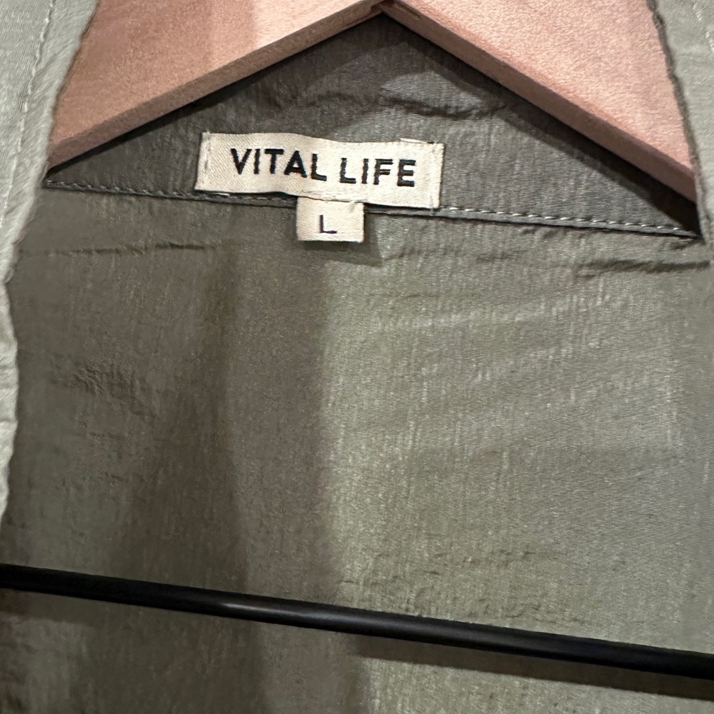 Green Nylon Windbreaker Jacket With Ruched Sleeves Vital Life Size Large - Picture 7 of 9